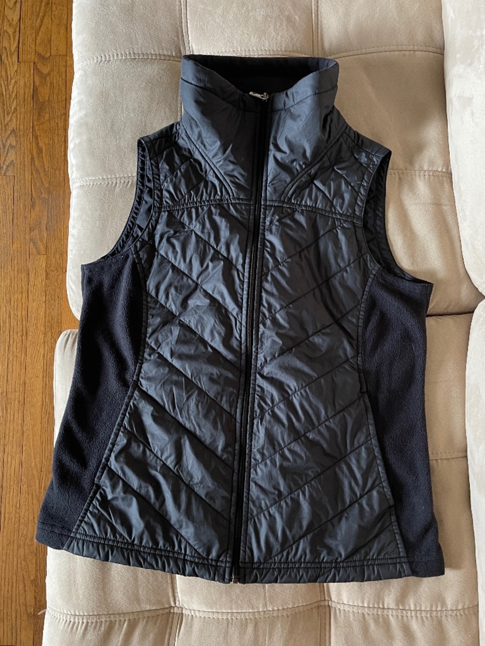 Columbia Black Vest - Women's M